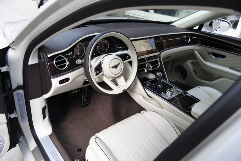 New-2022-Bentley-Flying-Spur-Hybrid-1668020522.jpg